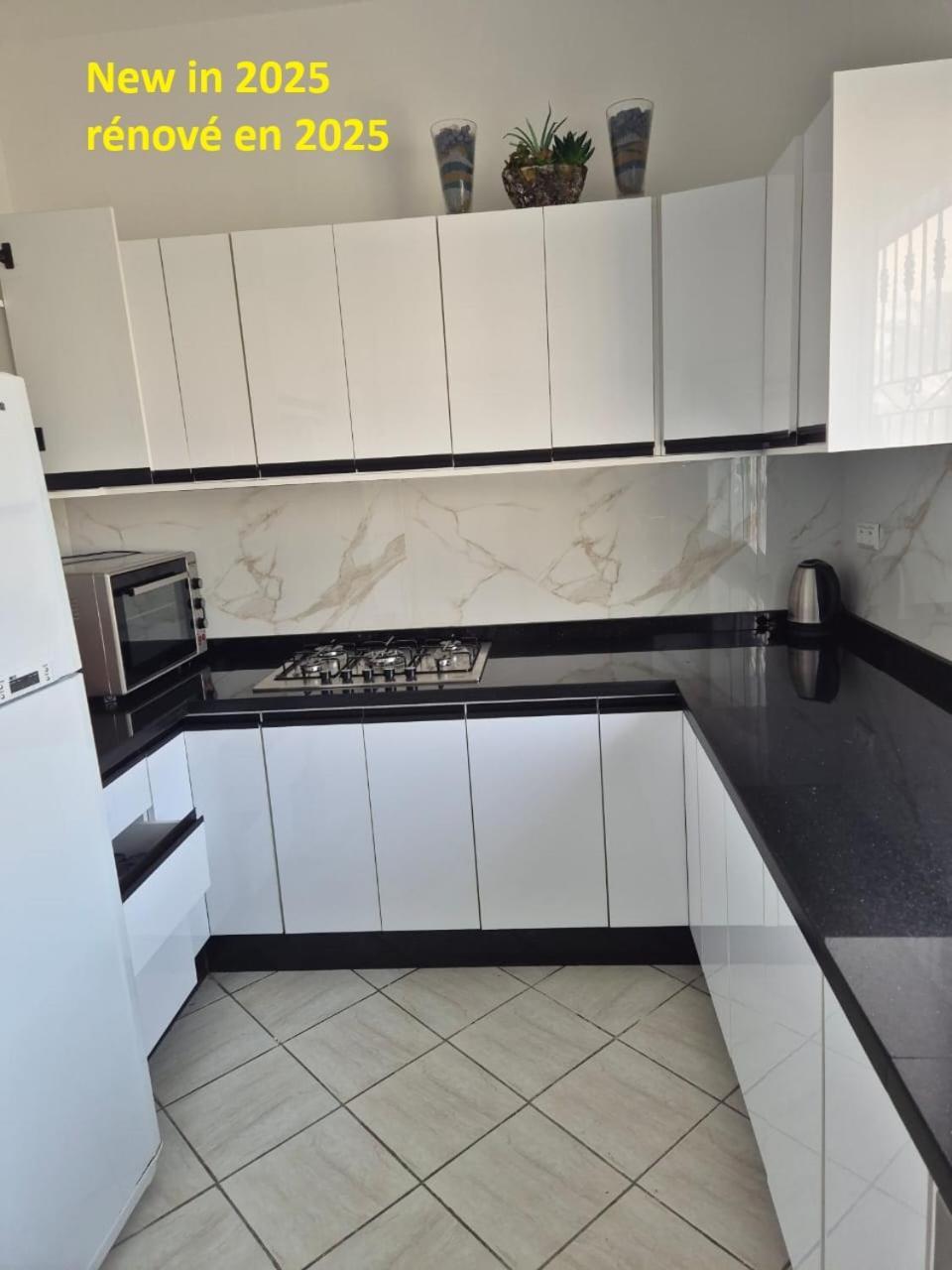 Stylish Duplex - Ocean View - Airport - Wifi - Renovated 2025 Διαμέρισμα Jibila Εξωτερικό φωτογραφία