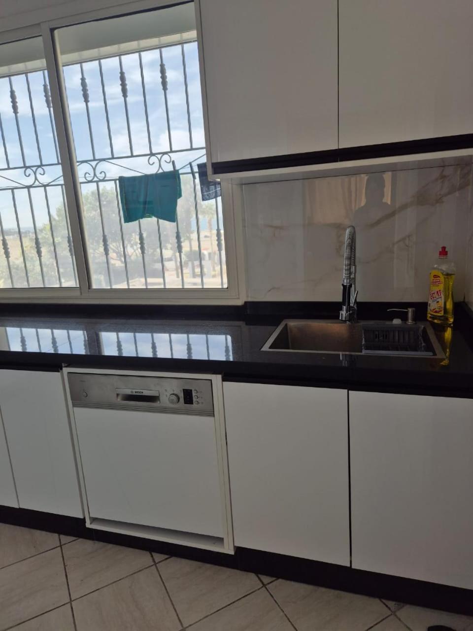 Stylish Duplex - Ocean View - Airport - Wifi - Renovated 2025 Διαμέρισμα Jibila Εξωτερικό φωτογραφία